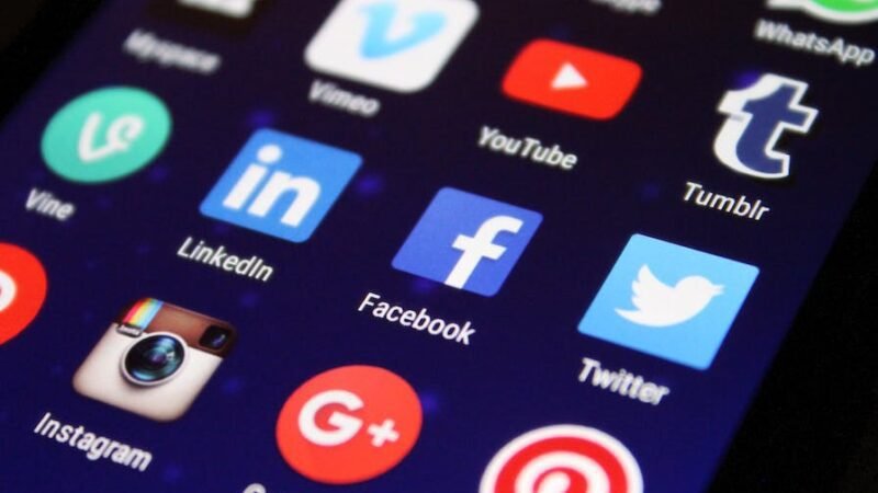 4. Facebook und Twitter im Jahr 2024